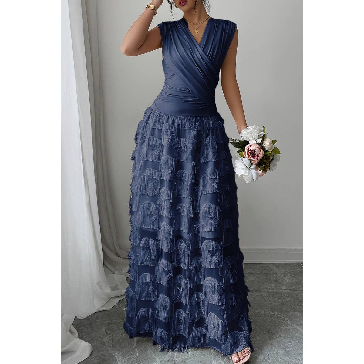 Solid V Neck Ruched Texture Splice Sleeveless Dress - MVTFASHION.COM