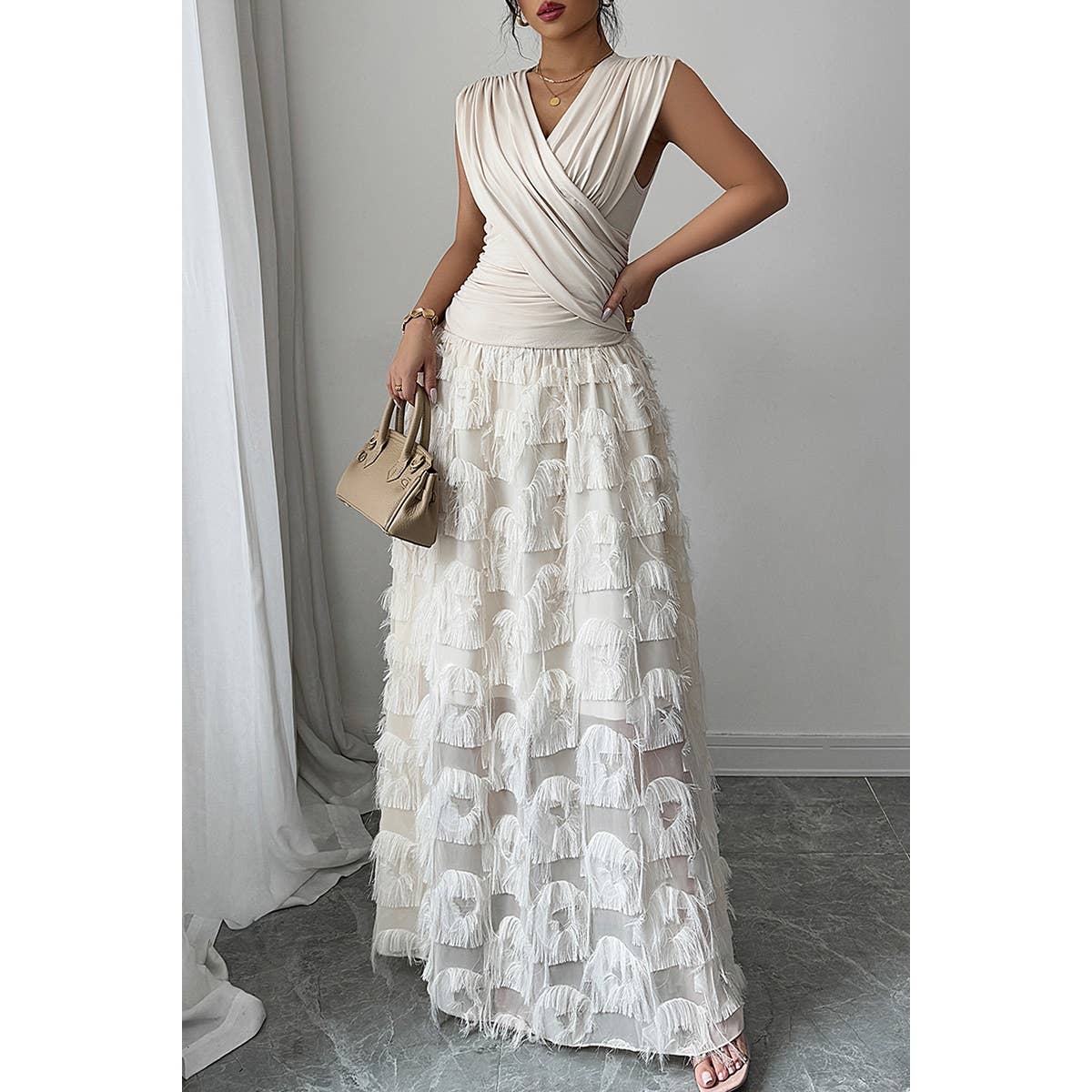 Solid V Neck Ruched Texture Splice Sleeveless Dress - MVTFASHION.COM