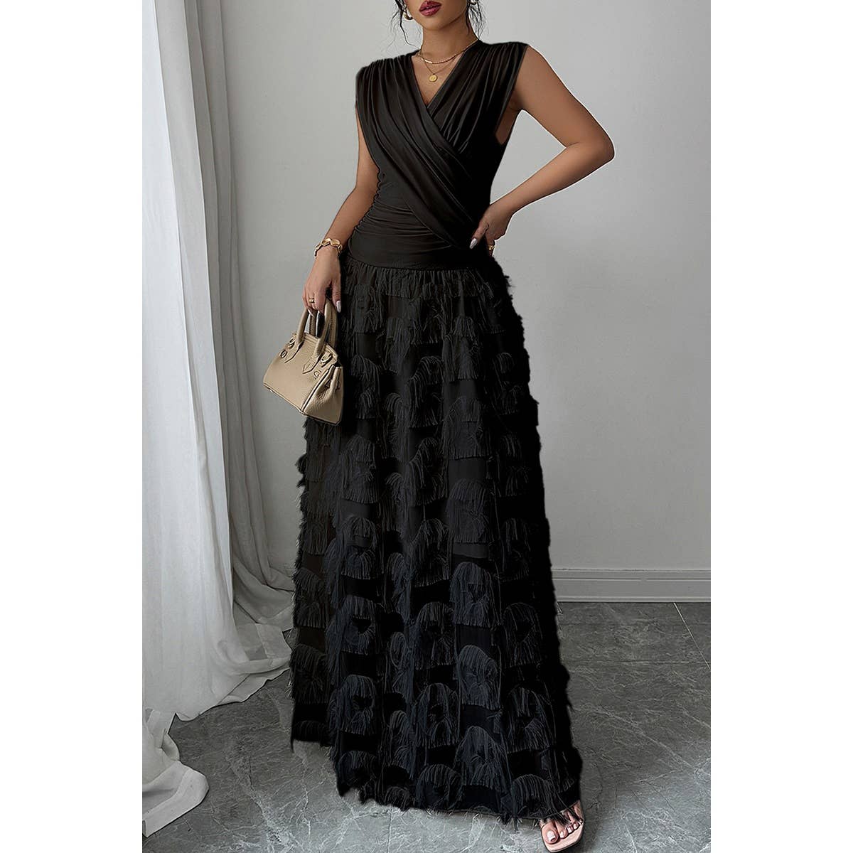 Solid V Neck Ruched Texture Splice Sleeveless Dress - MVTFASHION.COM