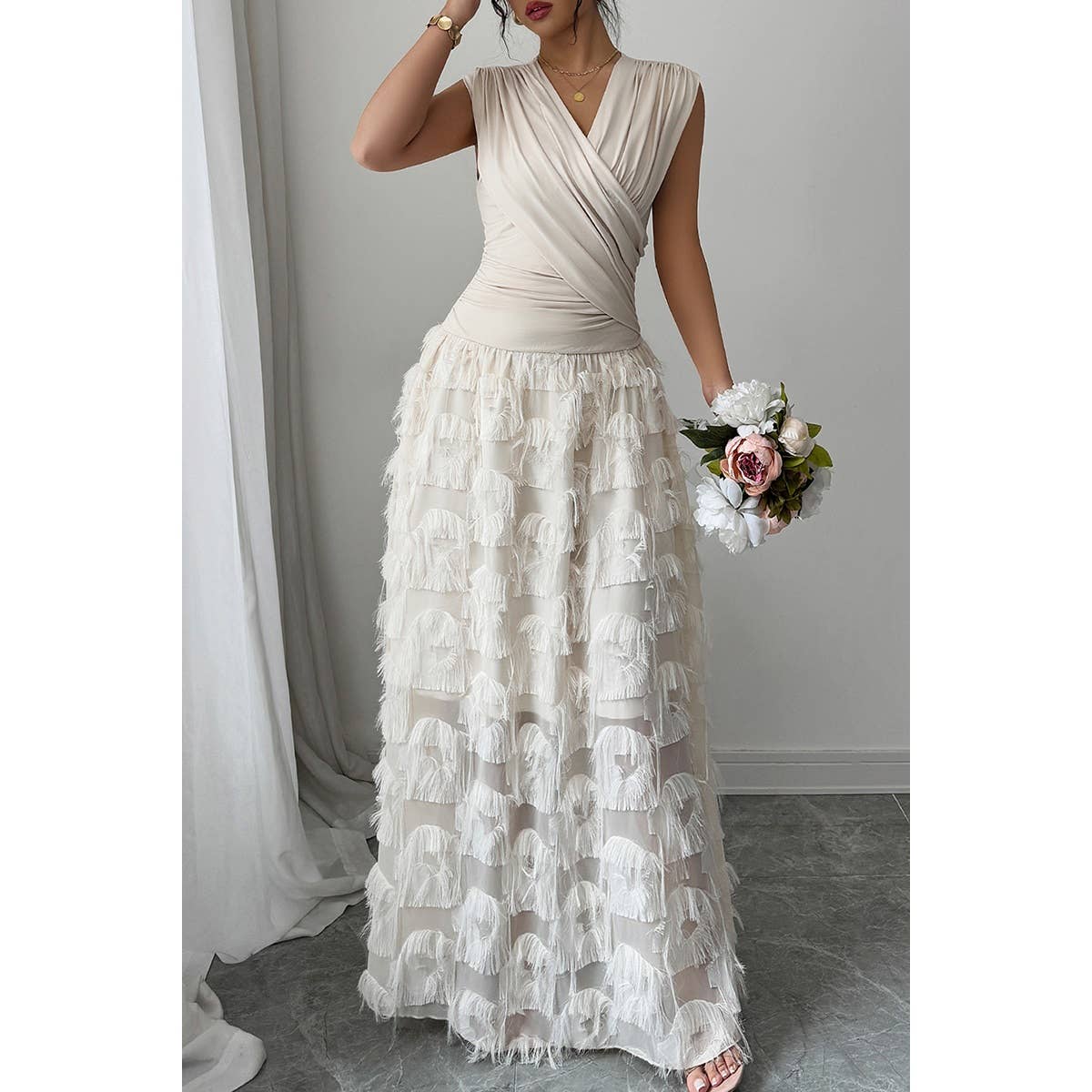 Solid V Neck Ruched Texture Splice Sleeveless Dress - MVTFASHION.COM