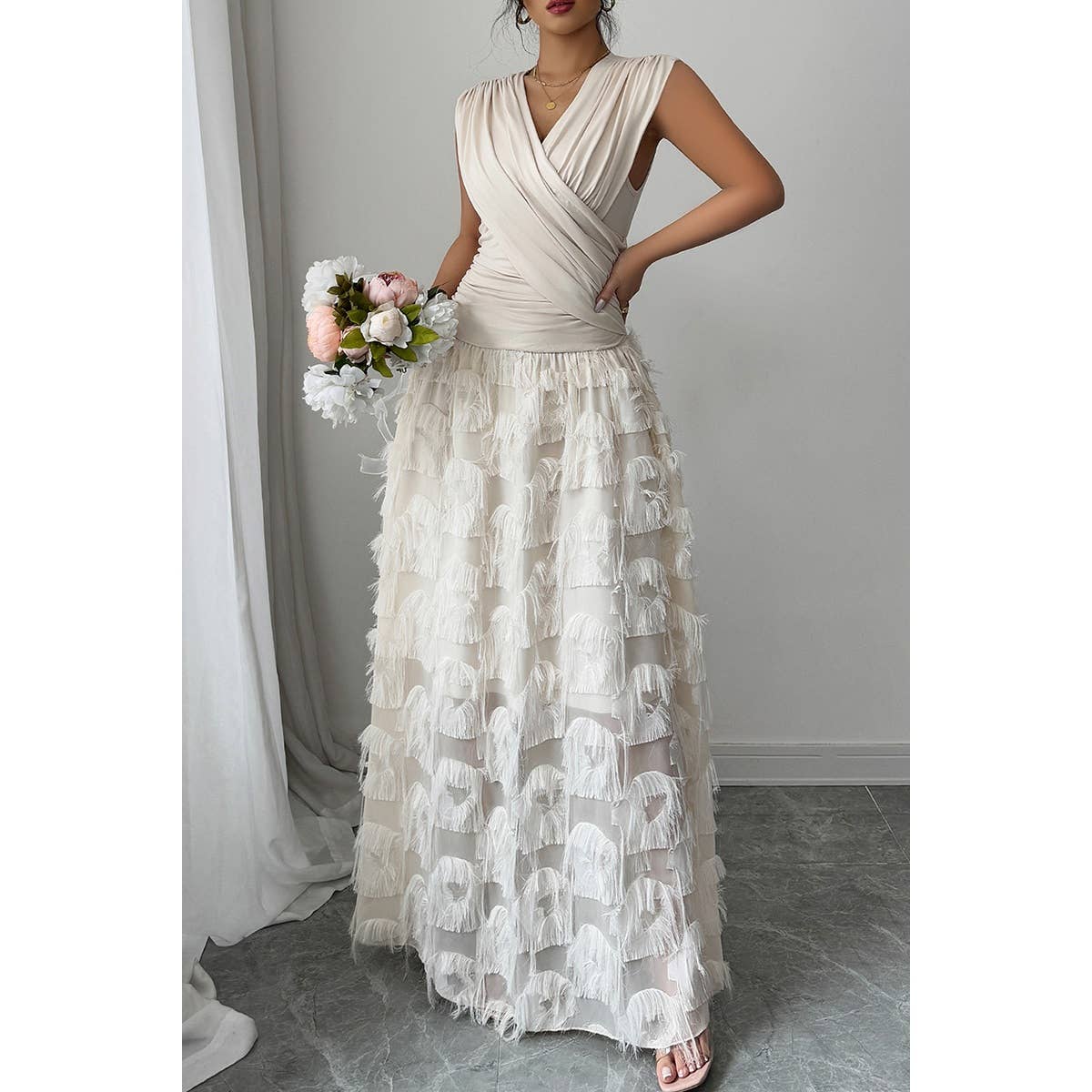 Solid V Neck Ruched Texture Splice Sleeveless Dress - MVTFASHION.COM