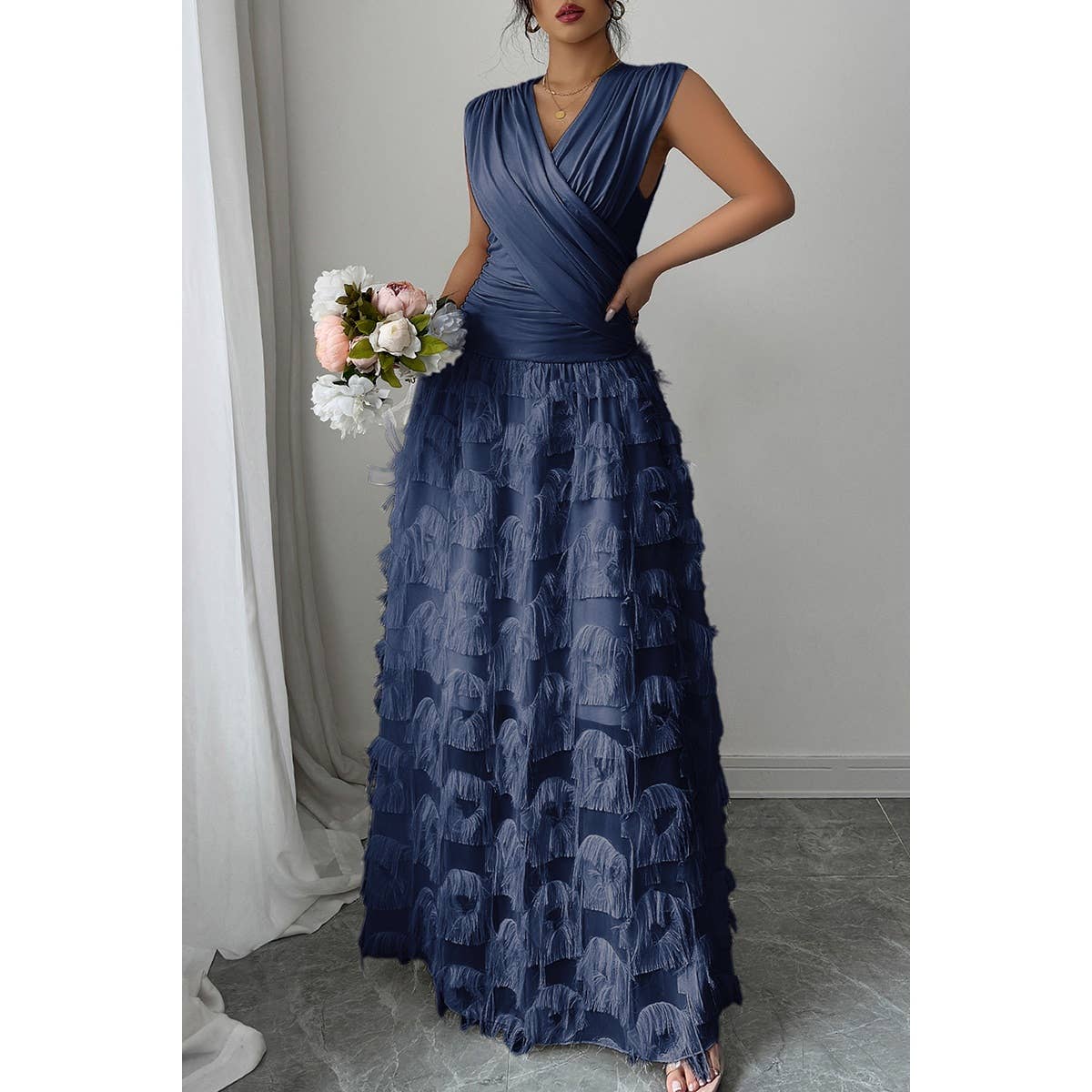 Solid V Neck Ruched Texture Splice Sleeveless Dress - MVTFASHION.COM