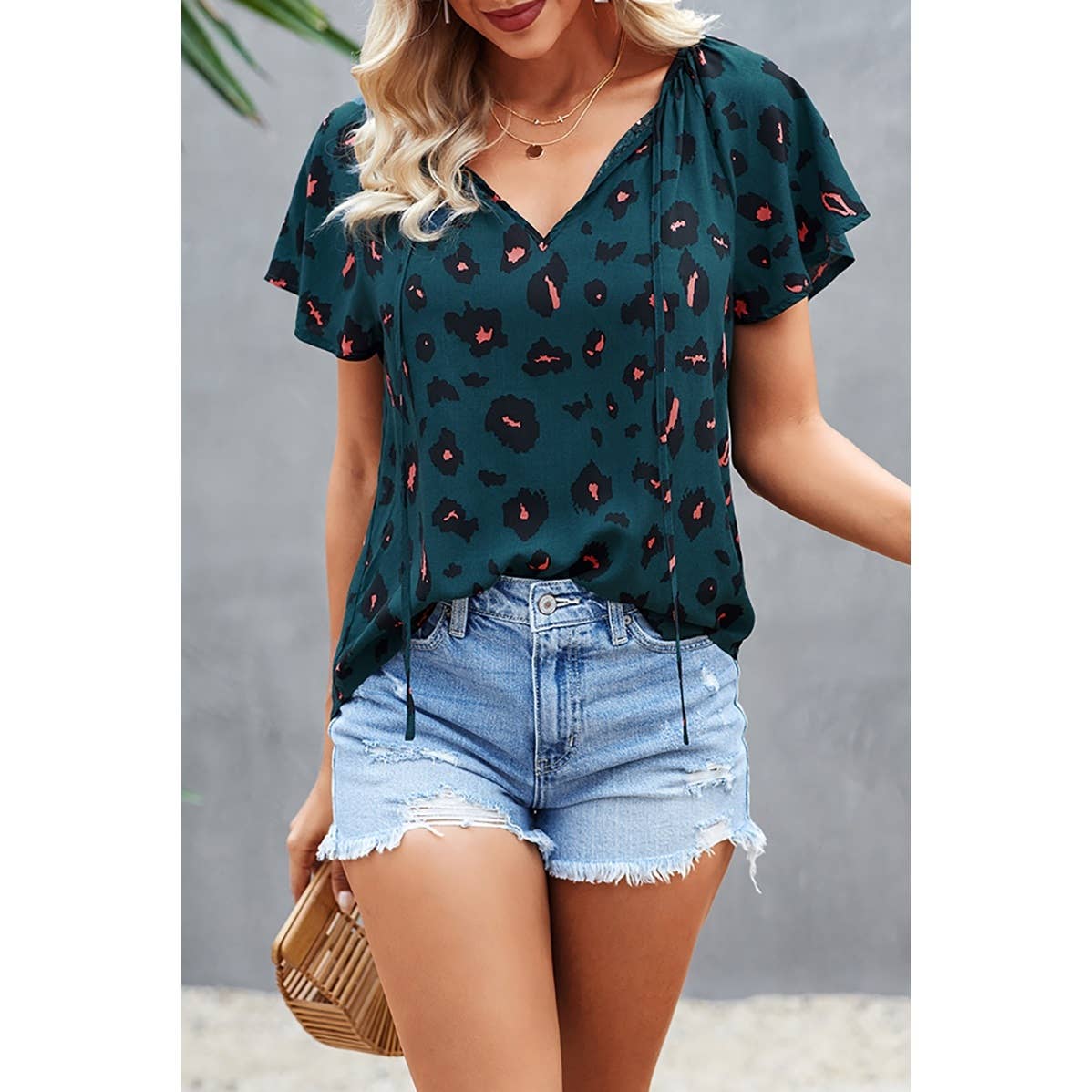 V Neck Short Sleeve Animal Print Top - MVTFASHION.COM